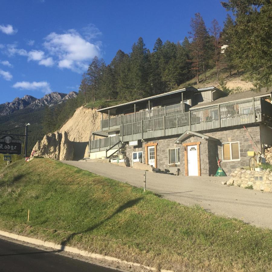 Cross Suite - Mistyriver Lodge Radium Hot Springs Exterior photo