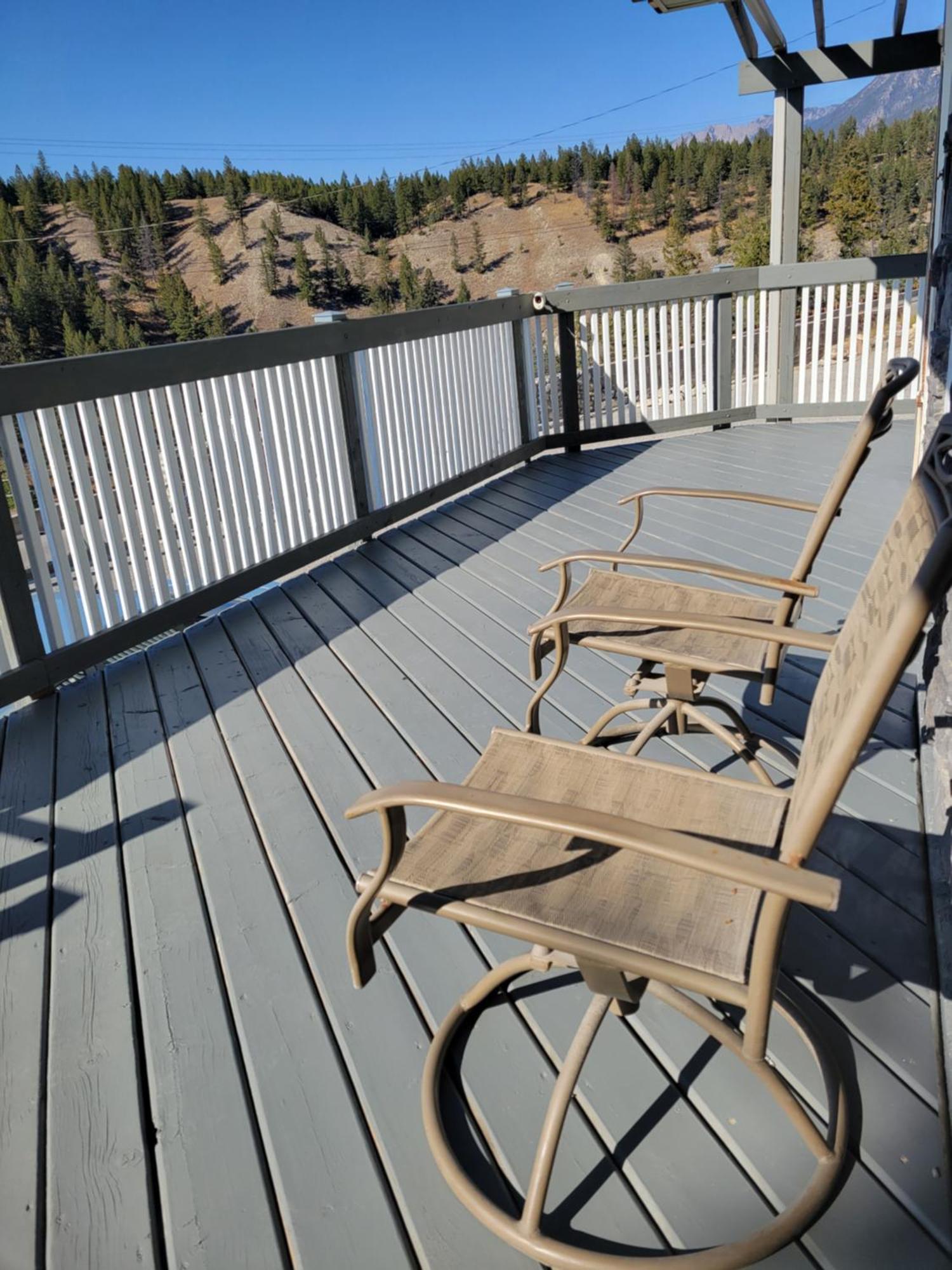 Cross Suite - Mistyriver Lodge Radium Hot Springs Exterior photo
